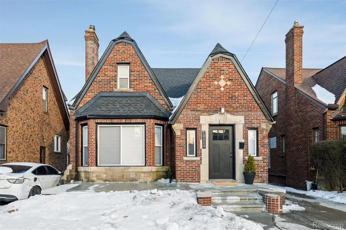 18660 San Juan DR, Detroit, MI 48221