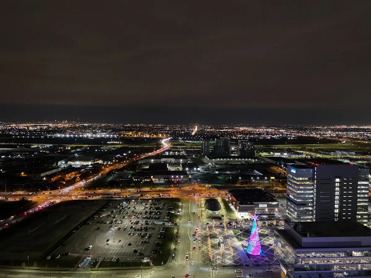 950 Portage Pkwy #2108, Vaughan, ON L4K 0J7