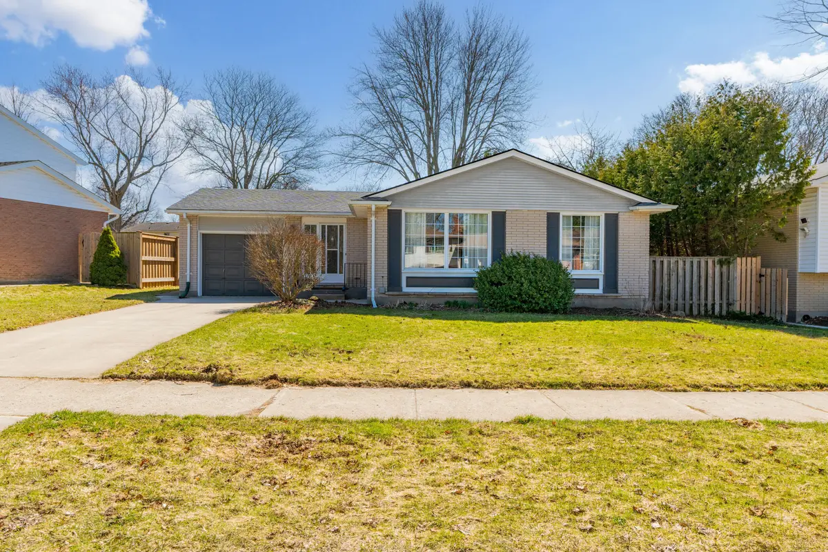 1102 Prince Philip DR, London North, ON N6H 4E5