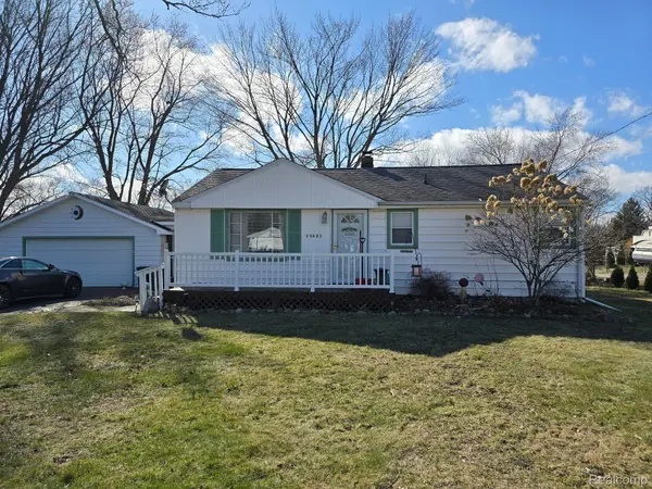 11421 Wing DR, Vienna Charter Township, MI 48420