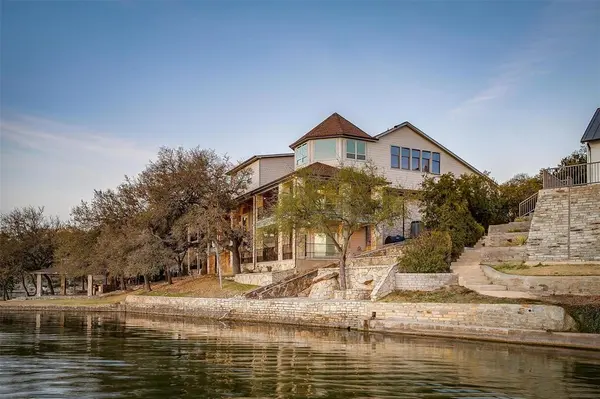 5010 Comanche Vista Court, De Cordova, TX 76049