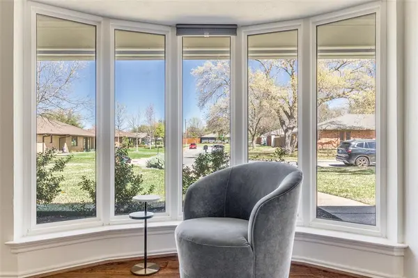 4230 Royal Ridge Drive, Dallas, TX 75229