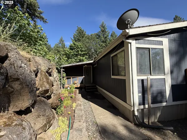 590 NE SPRING ST, White Salmon, WA 98672