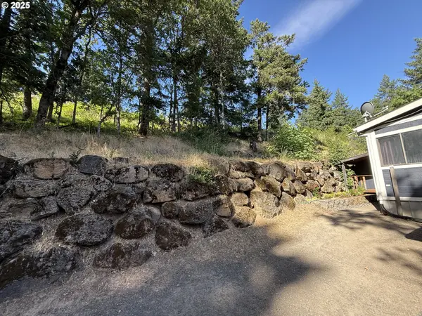 590 NE SPRING ST, White Salmon, WA 98672