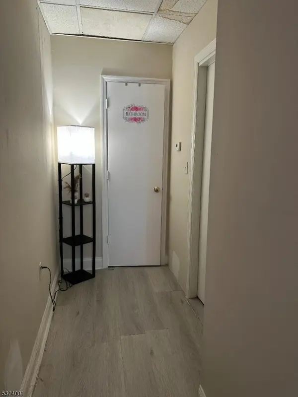 232 Stuyvesant Ave, Lyndhurst Twp., NJ 07071