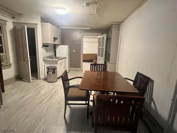 416-418 E Main St #3W, Bound Brook Boro, NJ 08805