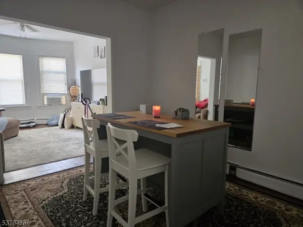 54 Stuyvesant Ave, Lyndhurst Twp., NJ 07071