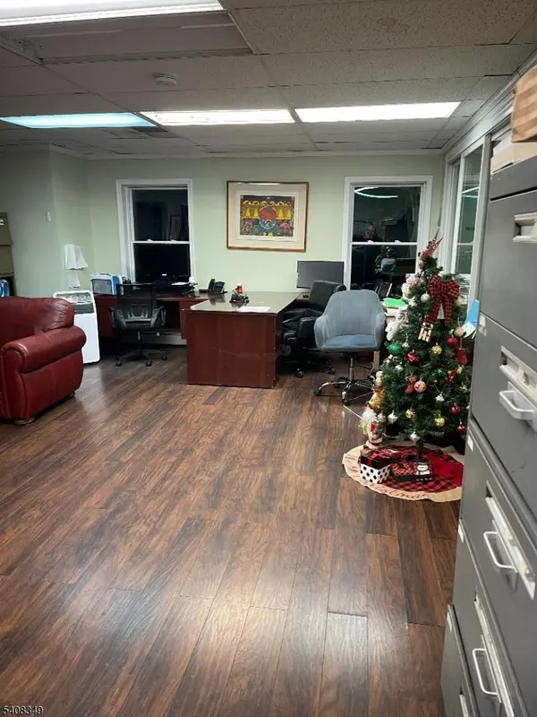 1203 Chestnut St, Elizabeth City, NJ 07201