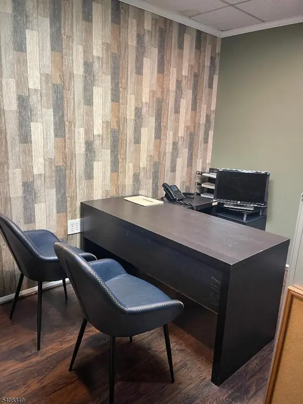 1203 Chestnut St, Elizabeth City, NJ 07201