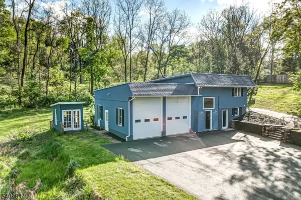 4 E Washington St, Frenchtown Boro, NJ 08825