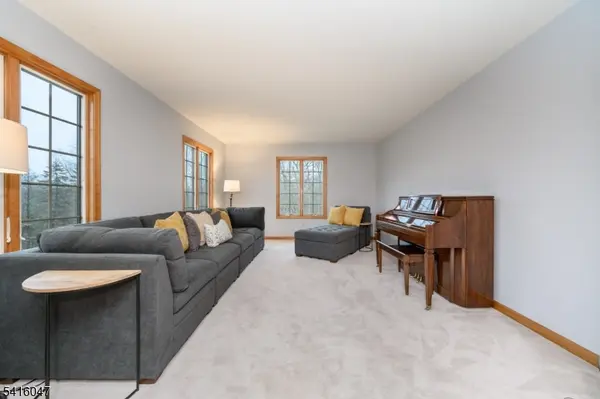 3 Tara Ct, Hardwick Twp., NJ 07825