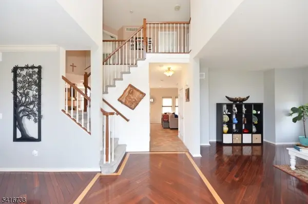 21 Split Rock Rd, North Haledon Boro, NJ 07508