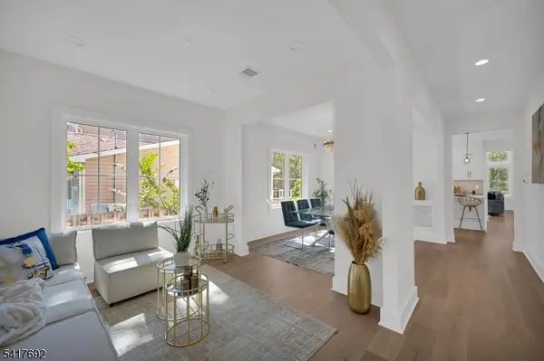 94 E Cedar St, Livingston Twp., NJ 07039