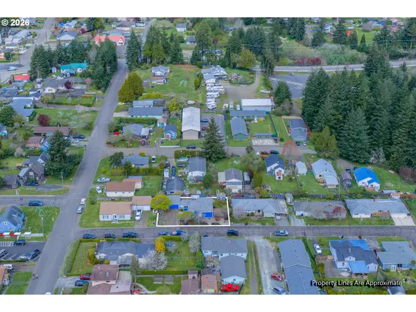 1070 W 11TH ST, Coquille, OR 97423