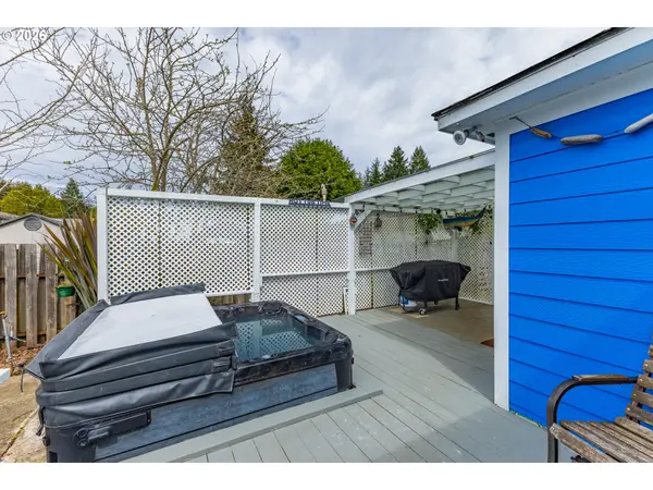 1070 W 11TH ST, Coquille, OR 97423