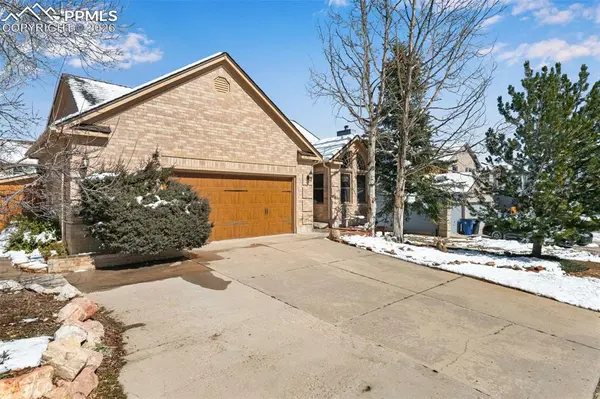 670 Fernglen CT, Colorado Springs, CO 80906