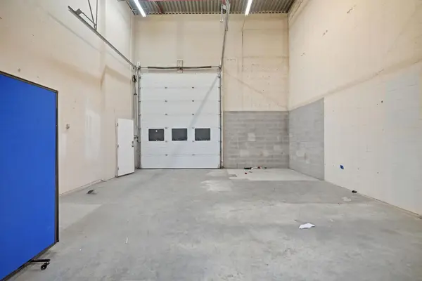 4101 19 ST NE #5, Calgary, AB T2E6X8