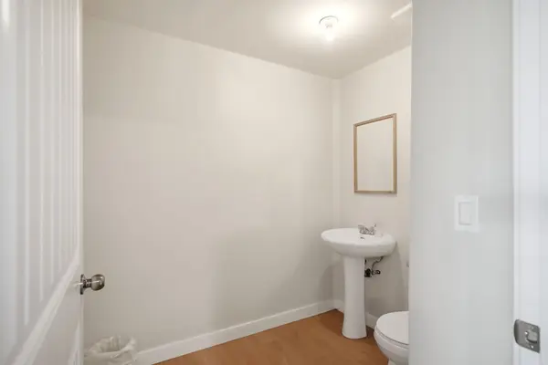 4101 19 ST NE #5, Calgary, AB T2E6X8