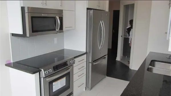 825 Church ST #3707, Toronto C09, ON M4W 3Z4