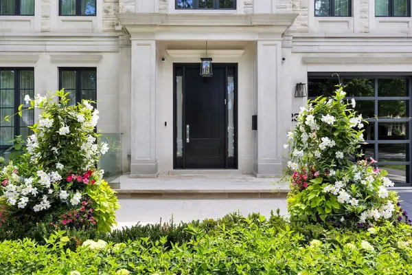 239 Cortleigh BLVD, Toronto C04, ON M5N 1P8