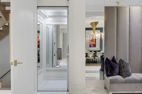 239 Cortleigh BLVD, Toronto C04, ON M5N 1P8