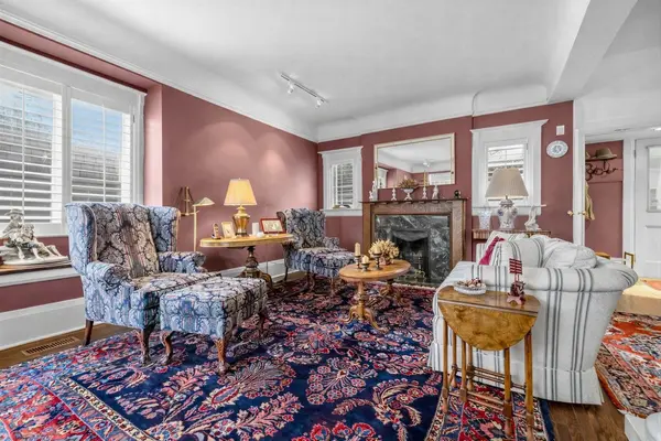 136 Roxborough DR, Toronto C09, ON M4W 1X4