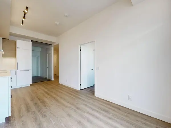 1050 Eastern AVE #826, Toronto E01, ON M4L 0B7