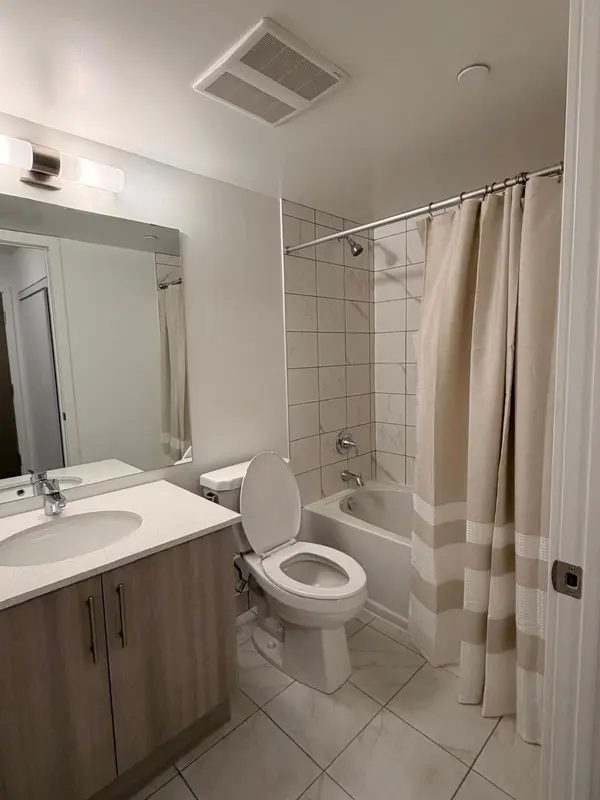 1010 Sandy Beach RD #907, Pickering, ON L1W 0C7