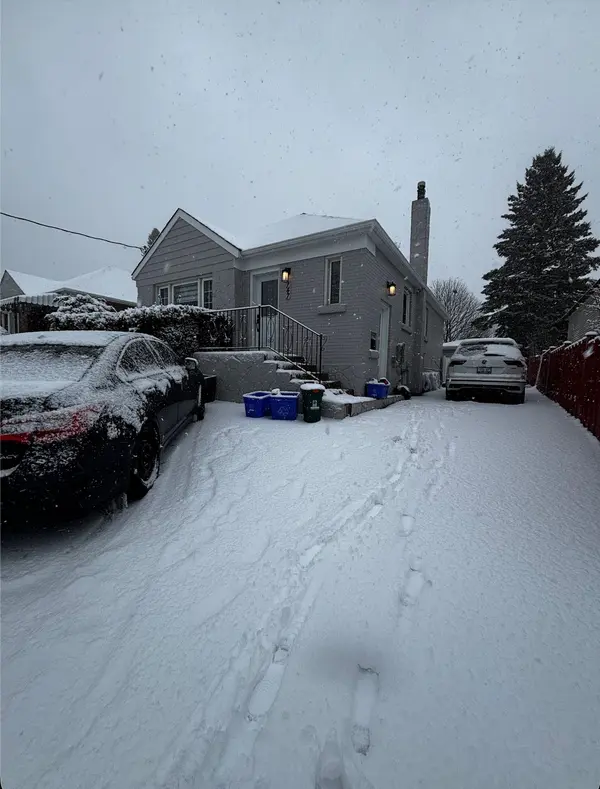 147 Lasalle AVE #Upper, Oshawa, ON L1H 5Y4