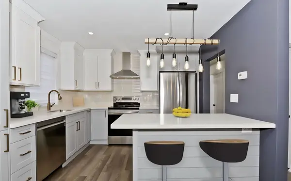 147 Lasalle AVE #Upper, Oshawa, ON L1H 5Y4