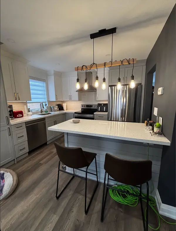 147 Lasalle AVE #Upper, Oshawa, ON L1H 5Y4