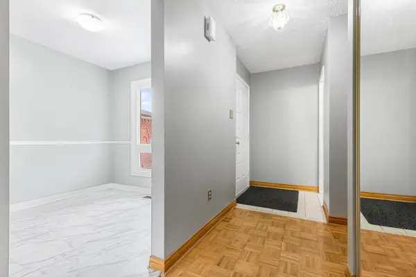 81 Lund ST, Richmond Hill, ON L4C 5V3