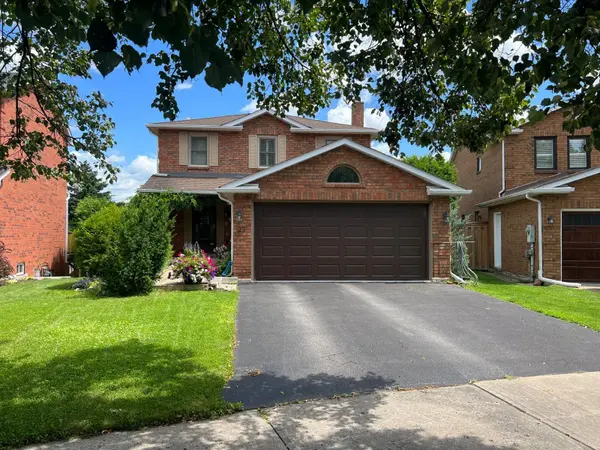 27 Dawson CRES, Aurora, ON L4G 4T7