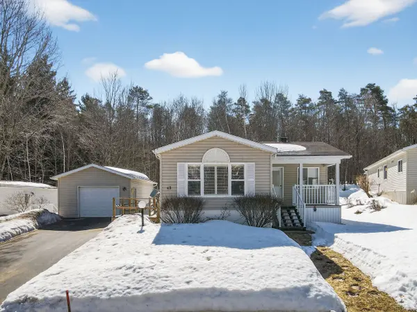 5411 Elliott Side Road #43 Highland Ave, Tay, ON L4R 4K3