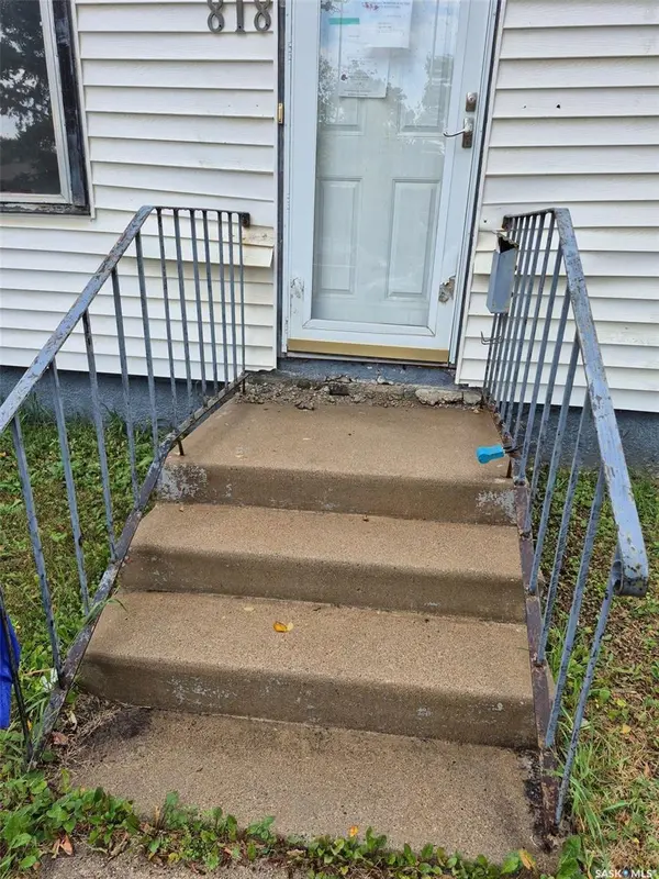 818 K AVENUE N, Saskatoon, SK S7L 2N1