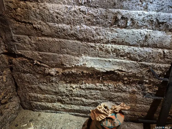 818 K AVENUE N, Saskatoon, SK S7L 2N1