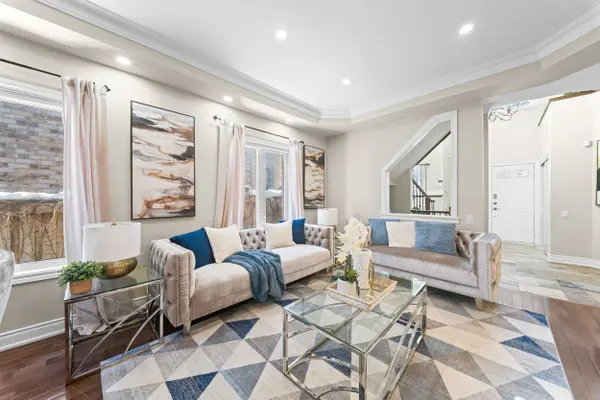 9 Sorbonne DR, Brampton, ON L6P 1W5