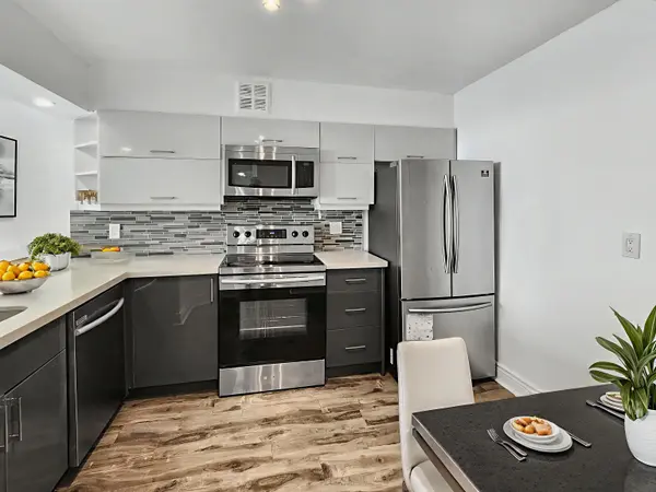 236 Albion RD #1510, Toronto W10, ON M9W 6A6