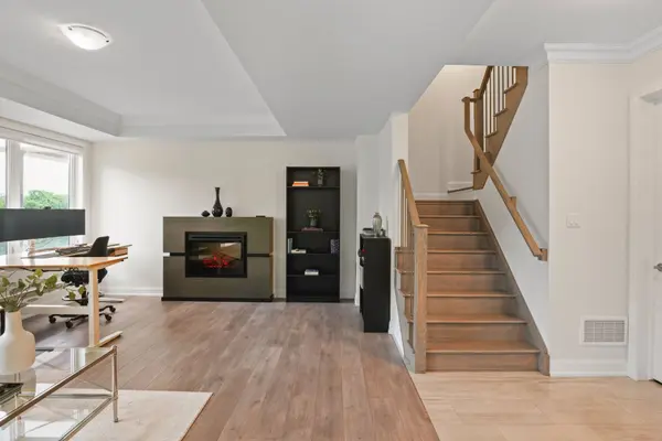 3006 Creekshore Common N/A #34, Oakville, ON L6M 0Y6