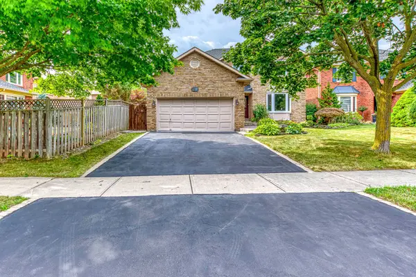 1237 Woodview DR, Oakville, ON L6M 2M5