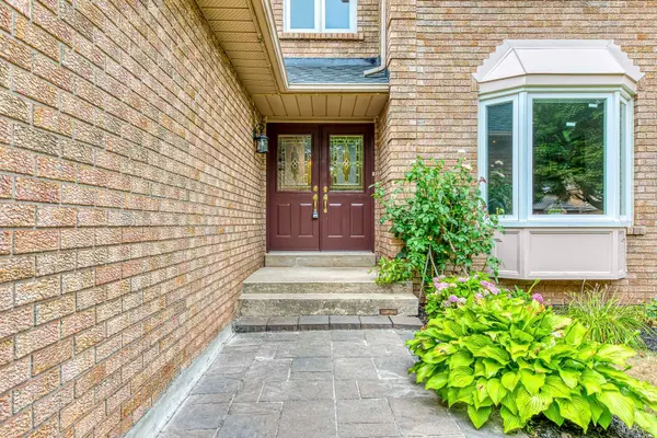 1237 Woodview DR, Oakville, ON L6M 2M5