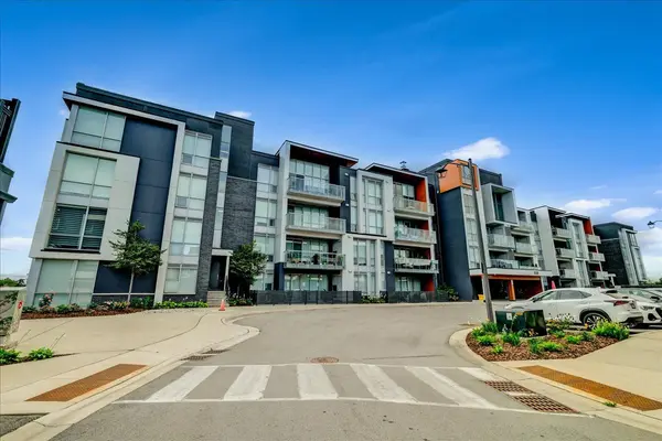 3028 Creekshore Common #111, Oakville, ON L6M 5K6