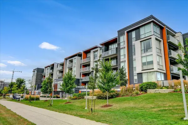 3028 Creekshore Common #111, Oakville, ON L6M 5K6