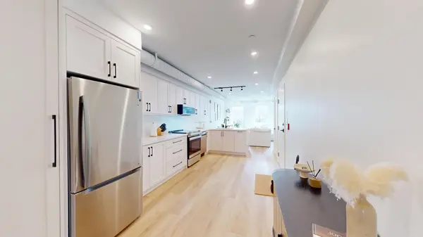 656 Annette ST #201, Toronto W02, ON M6S 2C6