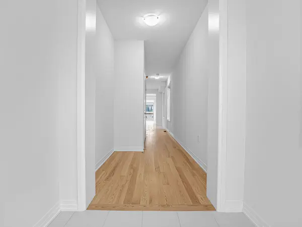 32 Mayhew LN, Hamilton, ON L0R 1C0