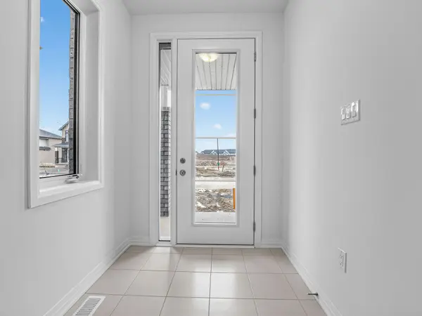 32 Mayhew LN, Hamilton, ON L0R 1C0