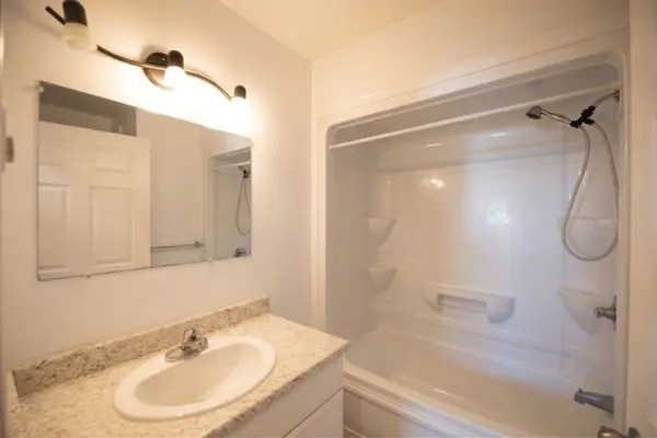 341 New ST E #1, Edwardsburgh/cardinal, ON K0E 1E0