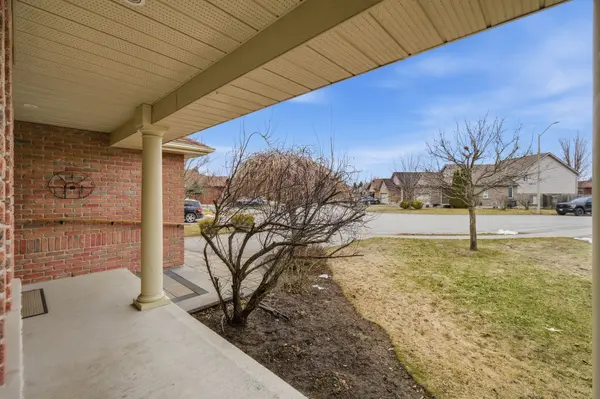 24 Britton PL, Belleville, ON K8P 5N5