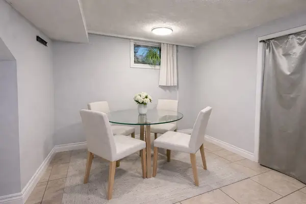 67 Brentwood DR #Lower, Hamilton, ON L8T 3W2