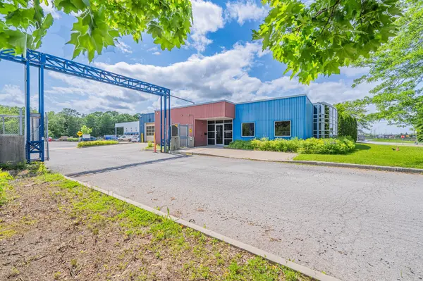 90 Bill Leathem DR #A, Barrhaven, ON K2J 0R3